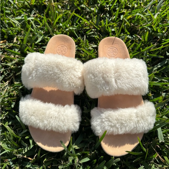 Tory Burch Sheldon Shearling Two-Band Slide in Neutral size 6.5 women - Picture 2 of 15